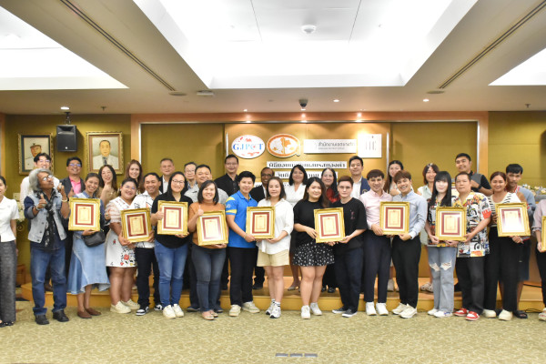 TGJTA Presents Golden Marriage Certificates to Celebrate Everlasting Love