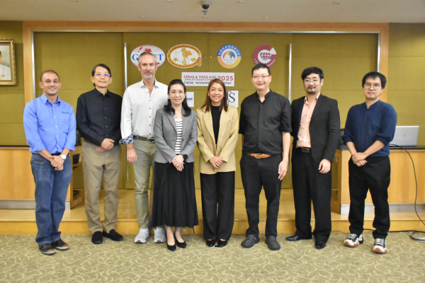 Panel of Experts Judged the Preliminary Round of the China & Thailand Jewelry Design Contest 2025