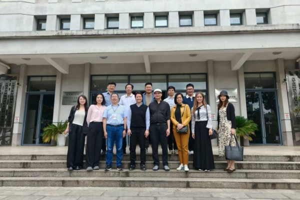 Visits Kunming University of Science and Technology