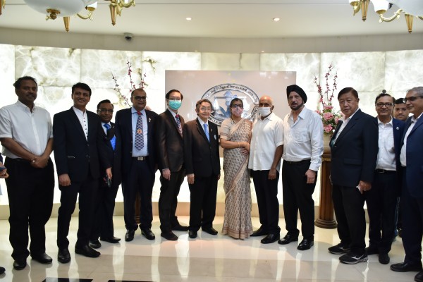 Welcomed the Ambassador of the Republic of India to Thailand to connect good India-Thailand commercial.